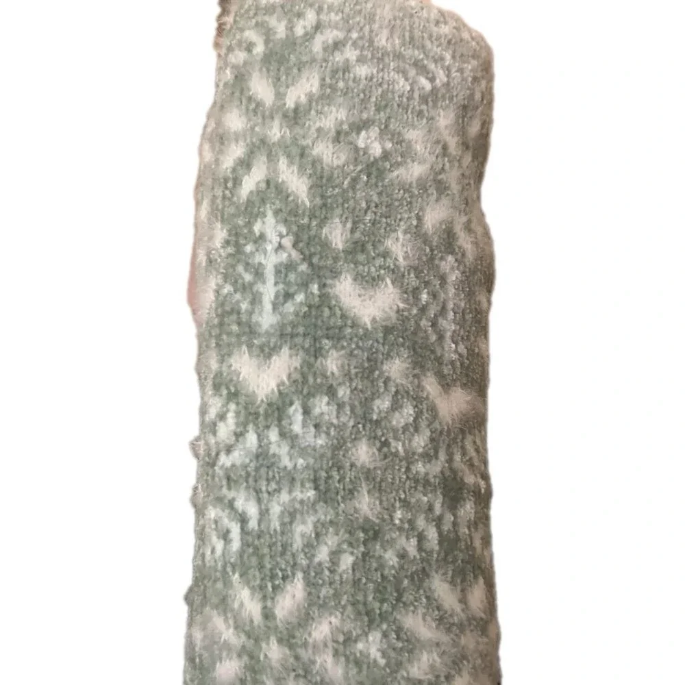 Winter Green Cabin Socks pair L/XL‎ Fair Isle MUK LUKS Non Skid Soft St Patricks